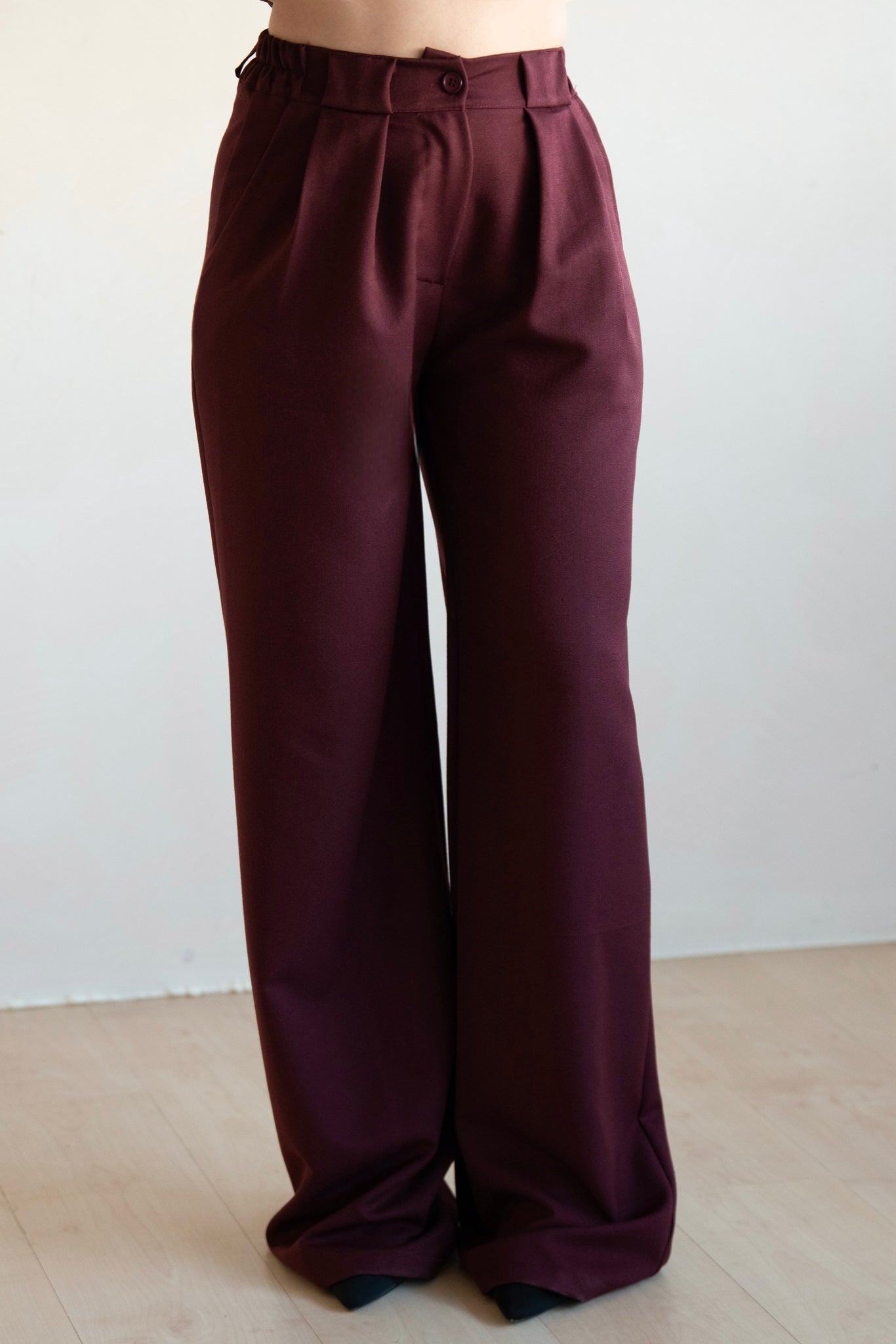 Costum Elegant Burgundy Structurat
