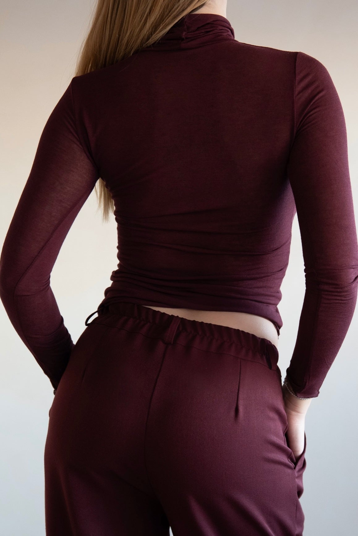 Sheer Cashmere Turtleneck – Burgundy